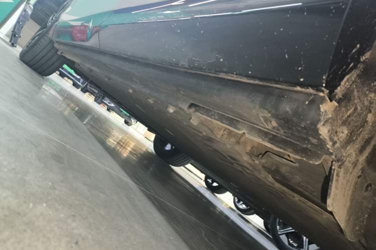 Used VOYAH COURAGE 2024 Long-Range Supercharge Edition Left Side Sill