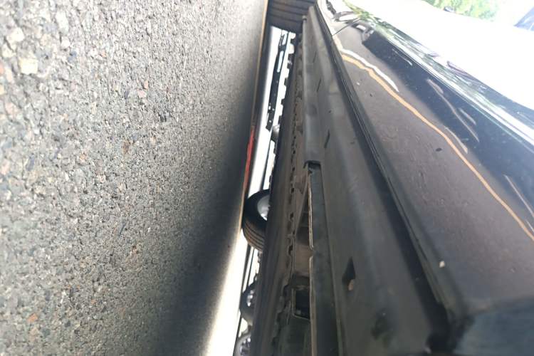 Used VOYAH COURAGE 2024 Long-Range Smart Edition Left Side Sill