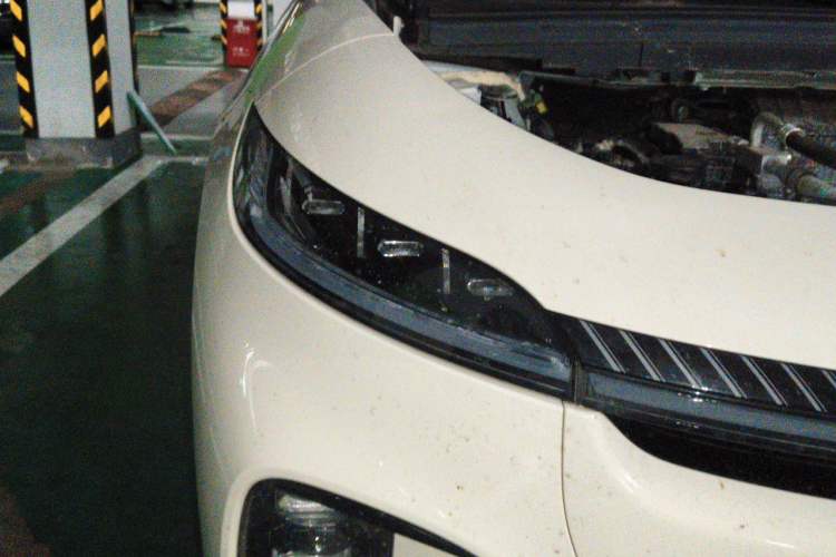 Used VOYAH COURAGE 2024 Long-Range Supercharge Edition Right Front Headlight