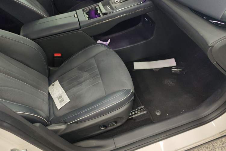 Used VOYAH COURAGE 2024 Long-Range Smart Edition Right Front Seat