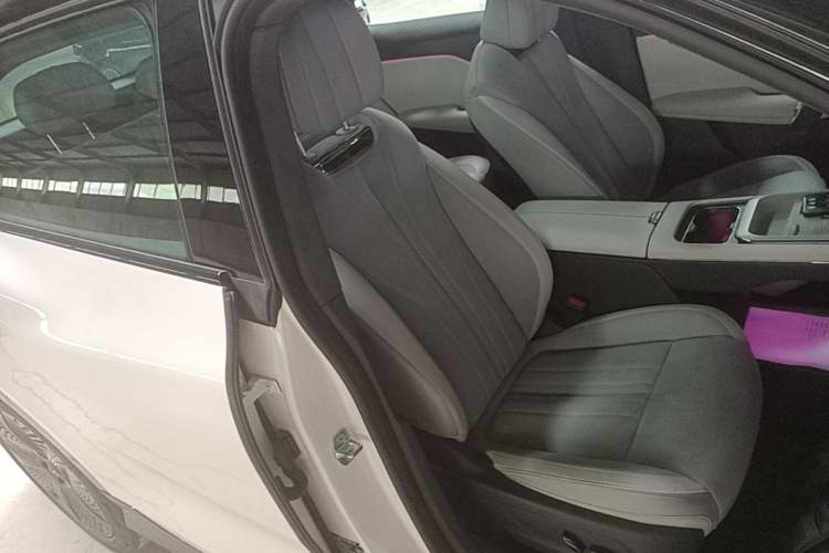 Used VOYAH COURAGE 2024 Four-Wheel Drive Global Edition Right Front Seat