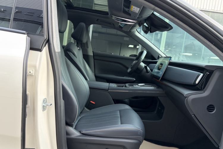 Used VOYAH COURAGE 2024 Long-Range Smart Edition Right Front Seat