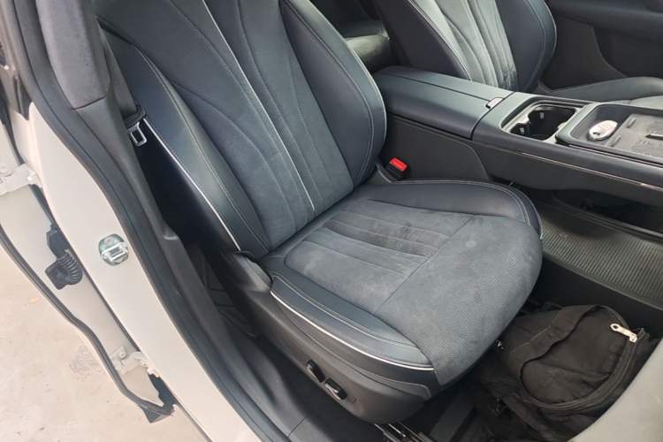 Used VOYAH COURAGE 2024 Long-Range Supercharge Edition Right Front Seat