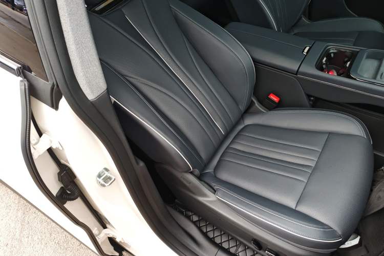 Used VOYAH COURAGE 2024 Long-Range Smart Edition Right Front Seat
