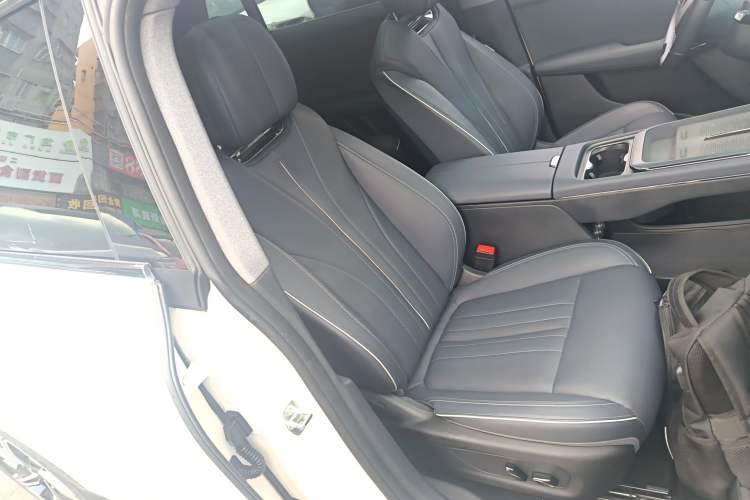 Used VOYAH COURAGE 2024 Long-Range Smart Edition Right Front Seat