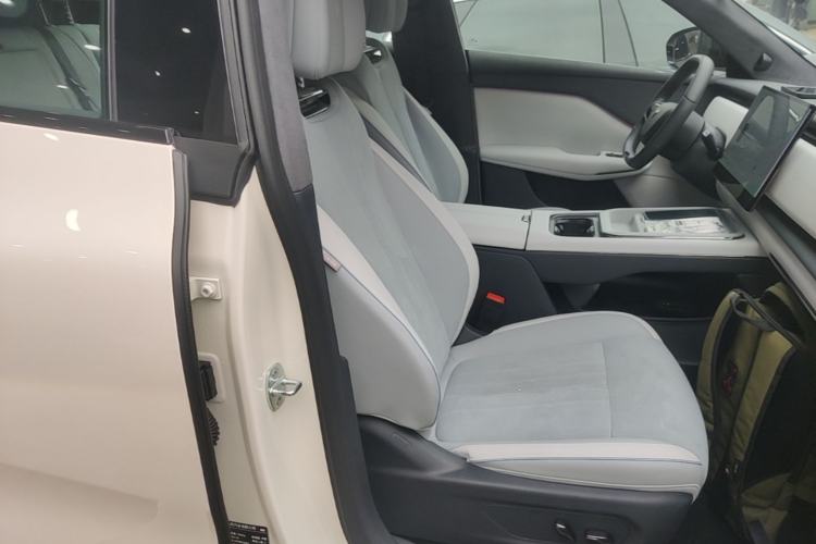 Used VOYAH COURAGE 2024 Four-Wheel Drive Global Edition Right Front Seat