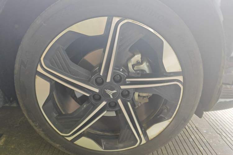 Used VOYAH COURAGE 2024 Long-Range Supercharge Edition Right Front Wheel Hub