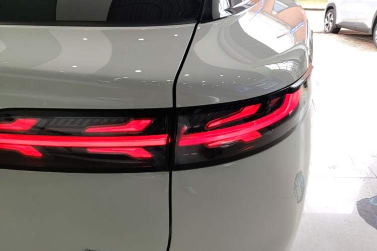 Used VOYAH COURAGE 2024 Long-Range Smart Edition Right Rear Taillight