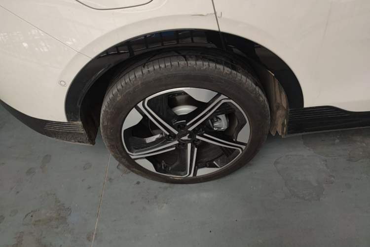 Used VOYAH COURAGE 2024 Long-Range Smart Edition Right Rear Wheel Hub