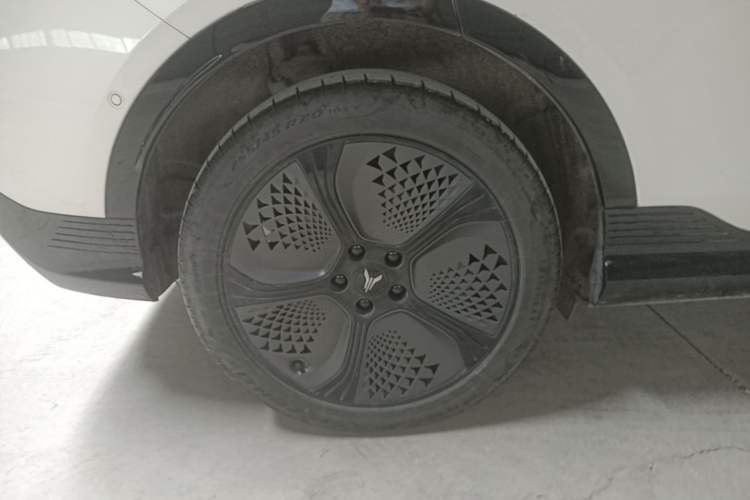 Used VOYAH COURAGE 2024 Four-Wheel Drive Global Edition Right Rear Wheel Hub