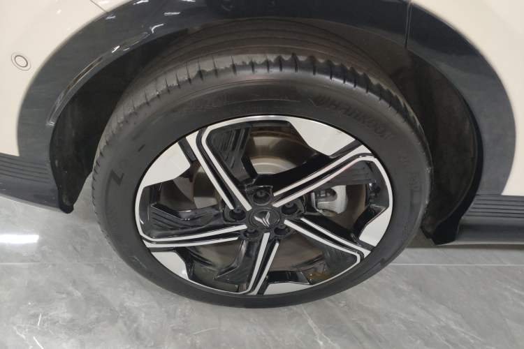 Used VOYAH COURAGE 2024 Long-Range Supercharge Edition Right Rear Wheel Hub