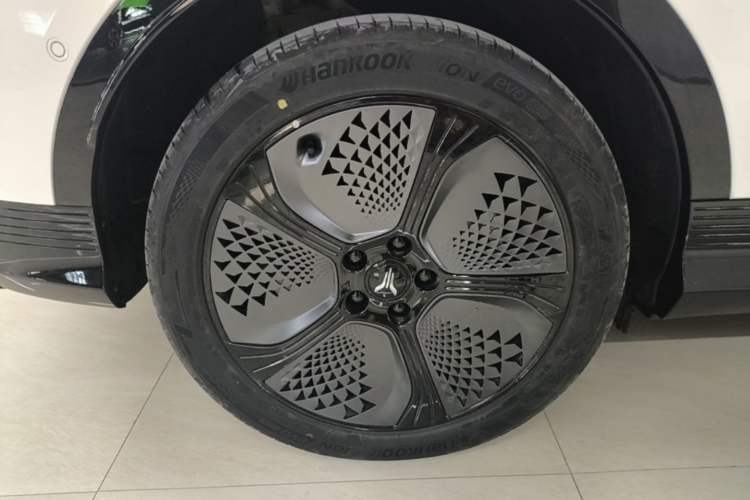 Used VOYAH COURAGE 2024 Long-Range Smart Edition Right Rear Wheel Hub