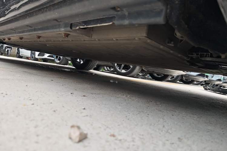 Used VOYAH COURAGE 2024 Long-Range Supercharge Edition Right Side Sill