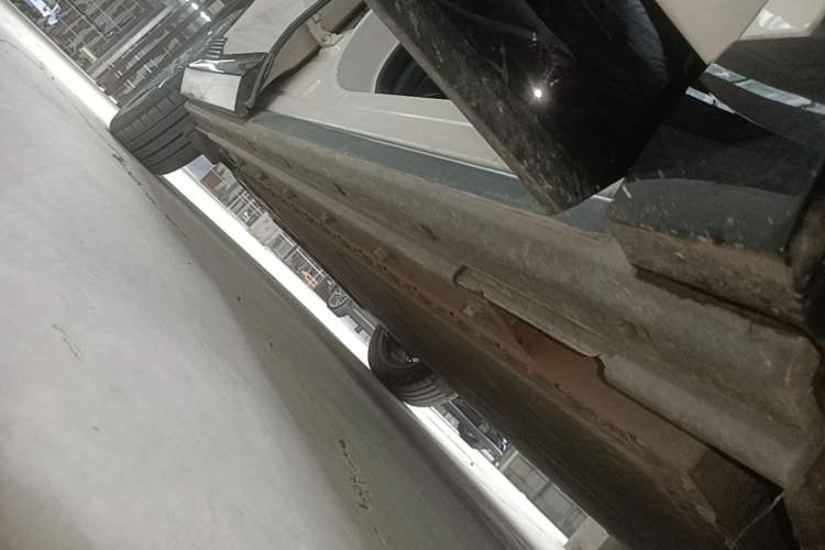 Used VOYAH COURAGE 2024 Four-Wheel Drive Global Edition Right Side Sill