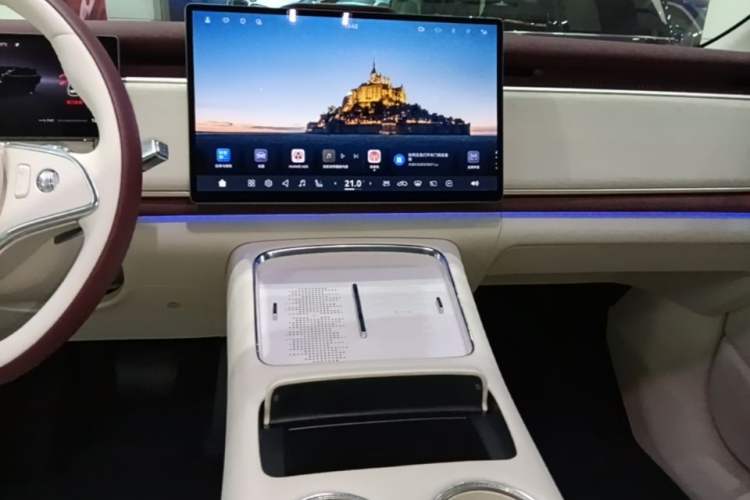 Used VOYAH COURAGE 2025 Model Four-Wheel-Drive Qiankun Edition Audio And AC Panel