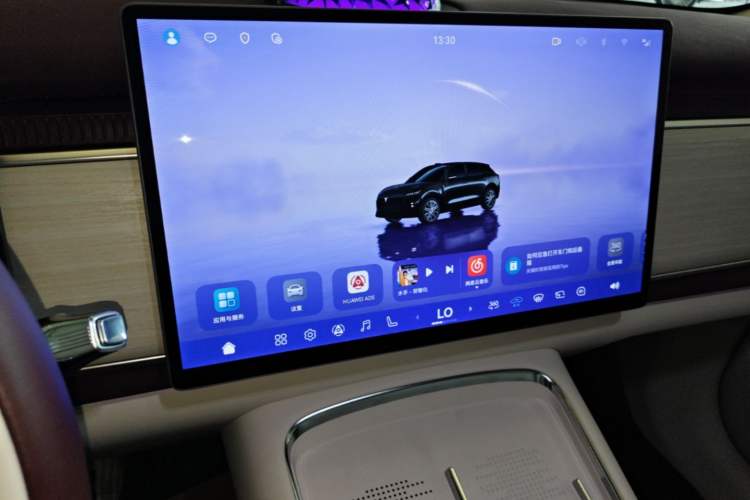 Used VOYAH COURAGE 2025 Model Four-Wheel-Drive Qiankun Edition Audio And AC Panel