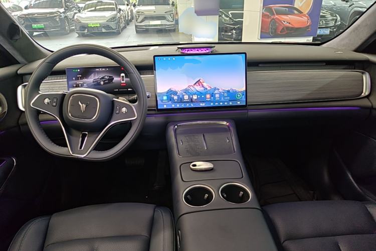 Used VOYAH COURAGE 2025 Model Four-Wheel-Drive Qiankun Edition Center Console