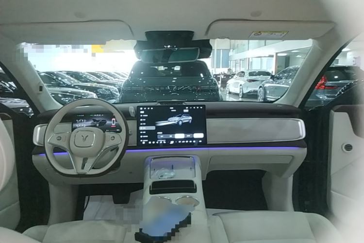 Used VOYAH COURAGE 2025 Model Four-Wheel-Drive Qiankun Edition Center Console