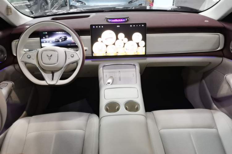 Used VOYAH COURAGE 2025 Model Four-Wheel-Drive Qiankun Edition Center Console