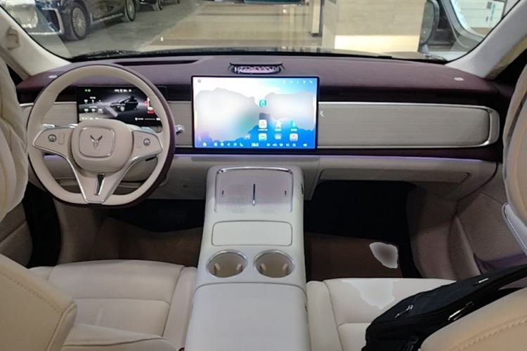 Used VOYAH COURAGE 2025 Model Four-Wheel-Drive Qiankun Edition Center Console