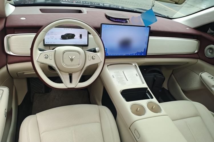 Used VOYAH COURAGE 2025 Model Rear-Drive Qiankun Edition Center Console