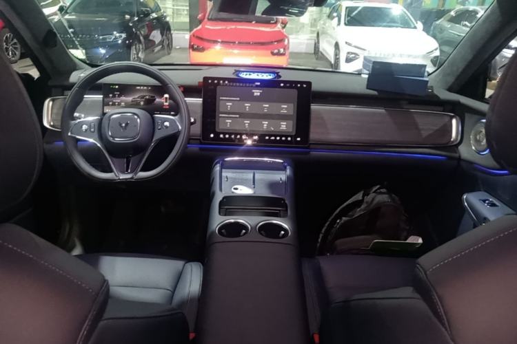 Used VOYAH COURAGE 2025 Model Rear-Drive Qiankun Edition Center Console