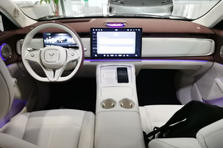 Used VOYAH COURAGE 2025 Model Four-Wheel-Drive Qiankun Edition Center Console