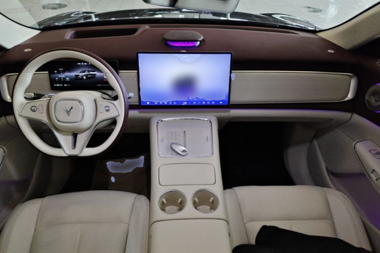 Used VOYAH COURAGE 2025 Model Four-Wheel-Drive Qiankun Edition Center Console
