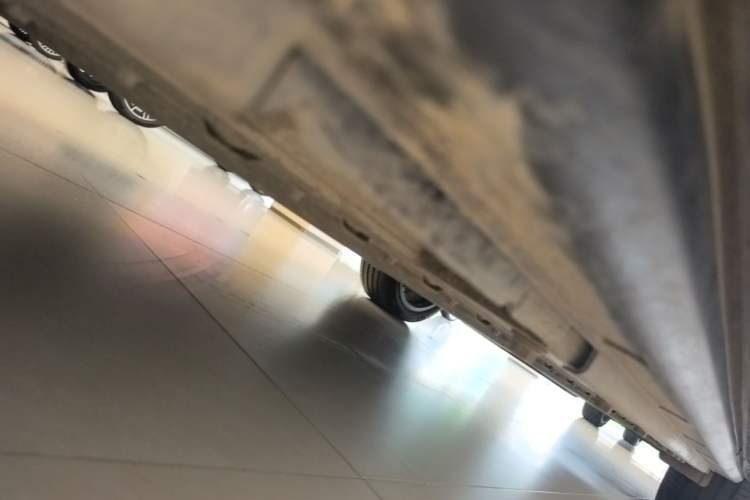 Used VOYAH COURAGE 2025 Model Four-Wheel-Drive Qiankun Edition Chassis Front Left
