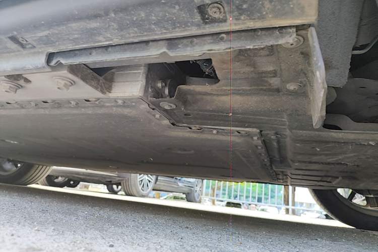Used VOYAH COURAGE 2025 Model Four-Wheel-Drive Qiankun Edition Chassis Rear Left