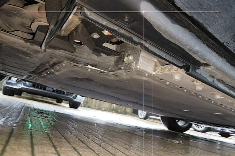 Used VOYAH COURAGE 2025 Model Four-Wheel-Drive Qiankun Edition Chassis Rear Right