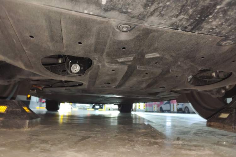 Used VOYAH COURAGE 2025 Model Four-Wheel-Drive Qiankun Edition Chassis Rear