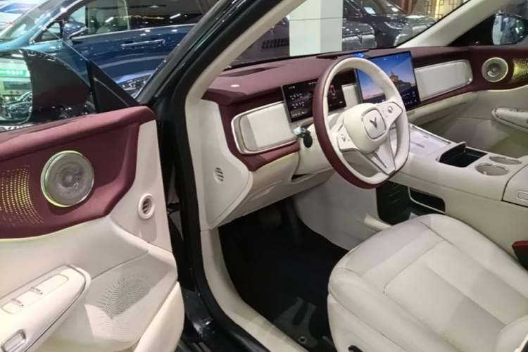 Used VOYAH COURAGE 2025 Model Four-Wheel-Drive Qiankun Edition Driver Seat