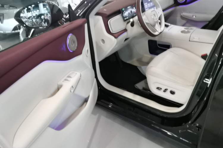 Used VOYAH COURAGE 2025 Model Four-Wheel-Drive Qiankun Edition Driver Seat