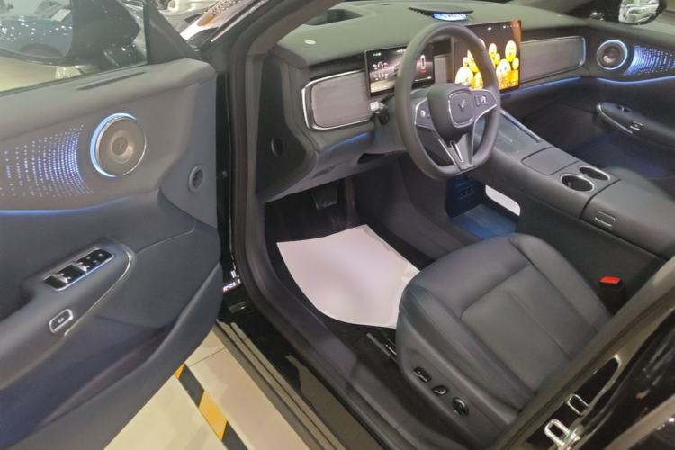 Used VOYAH COURAGE 2025 Model Four-Wheel-Drive Qiankun Edition Driver Seat