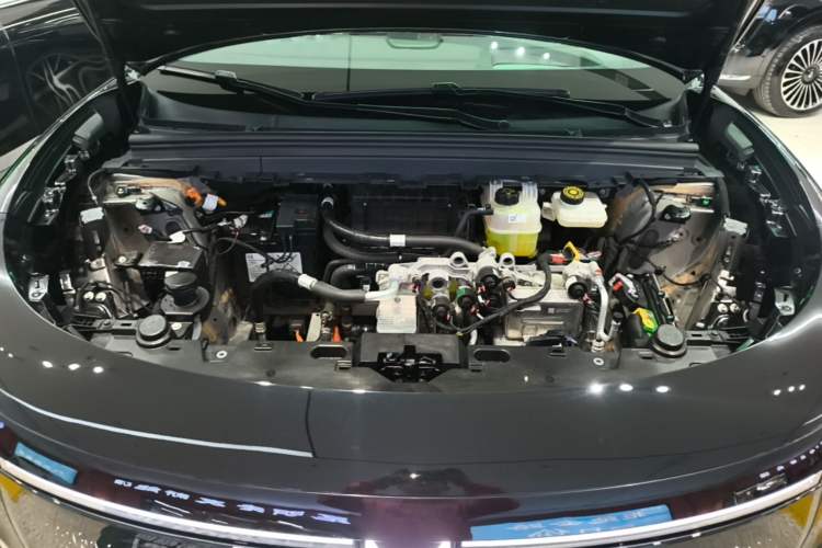 Used VOYAH COURAGE 2025 Model Four-Wheel-Drive Qiankun Edition Engine Bay
