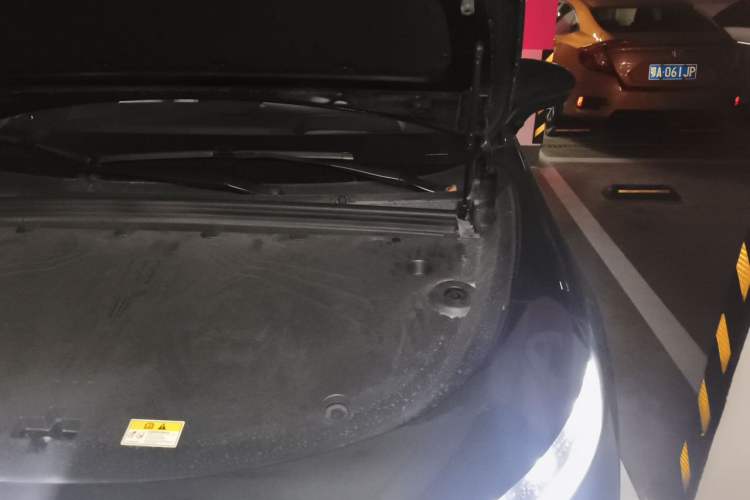 Used VOYAH COURAGE 2025 Model Four-Wheel-Drive Qiankun Edition Engine Bay Left