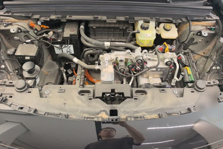 Used VOYAH COURAGE 2025 Model Four-Wheel-Drive Qiankun Edition Engine Bay