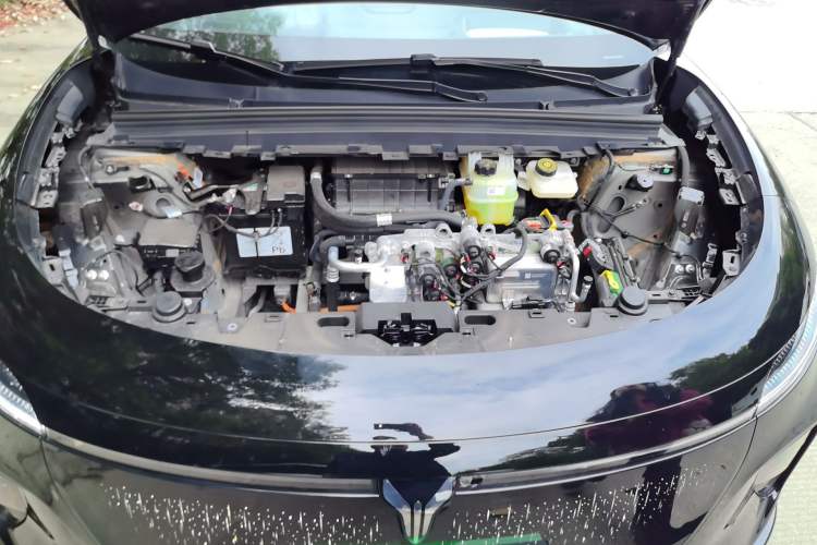 Used VOYAH COURAGE 2025 Model Rear-Drive Qiankun Edition Engine Bay