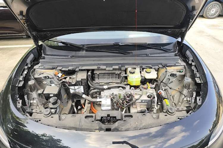 Used VOYAH COURAGE 2025 Model Four-Wheel-Drive Qiankun Edition Engine Bay