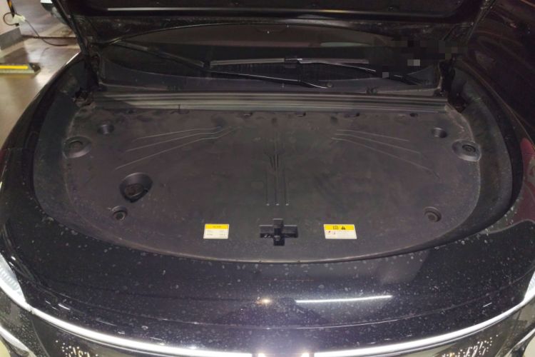 Used VOYAH COURAGE 2025 Model Four-Wheel-Drive Qiankun Edition Engine Bay