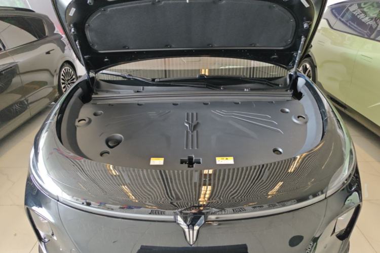 Used VOYAH COURAGE 2025 Model Four-Wheel-Drive Qiankun Edition Engine Bay
