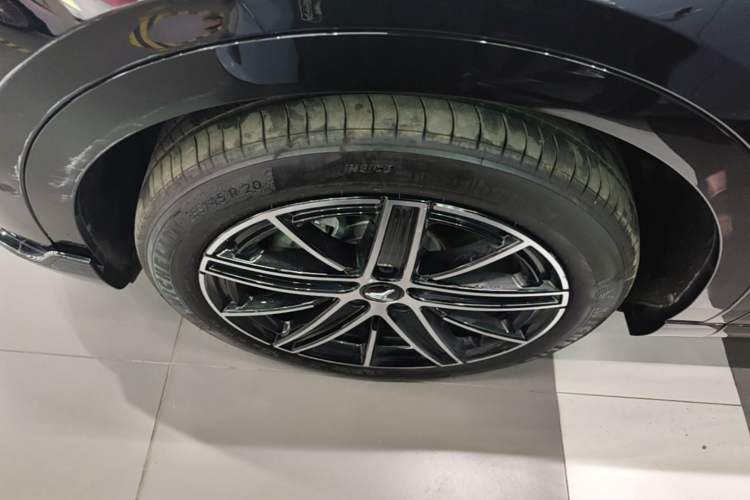 Used VOYAH COURAGE 2025 Model Four-Wheel-Drive Qiankun Edition Exterior 4