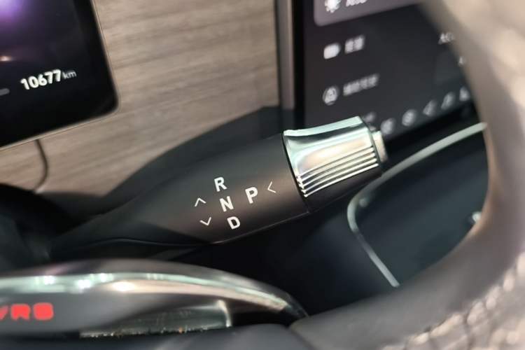 Used VOYAH COURAGE 2025 Model Four-Wheel-Drive Qiankun Edition Gear Lever