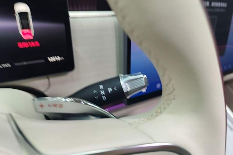 Used VOYAH COURAGE 2025 Model Four-Wheel-Drive Qiankun Edition Gear Lever