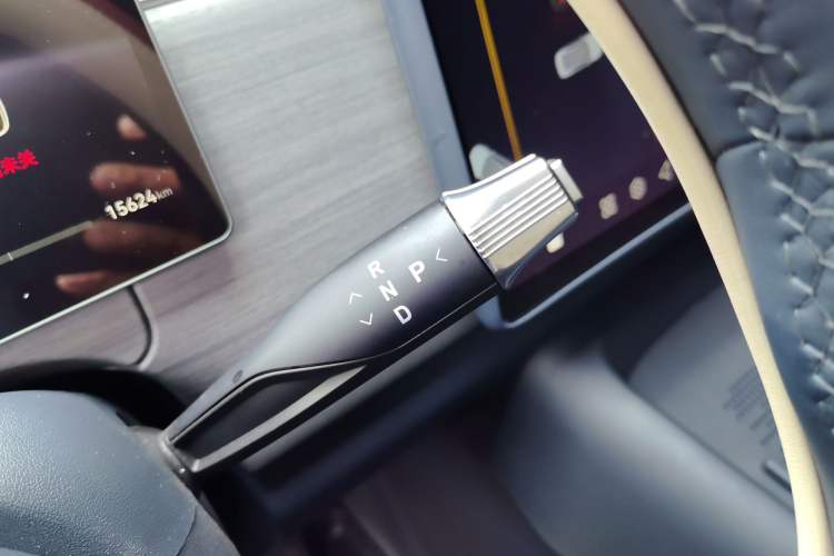 Used VOYAH COURAGE 2025 Model Rear-Drive Qiankun Edition Gear Lever