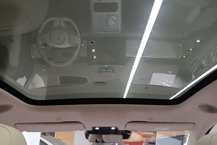 Used VOYAH COURAGE 2025 Model Four-Wheel-Drive Qiankun Edition Headliner