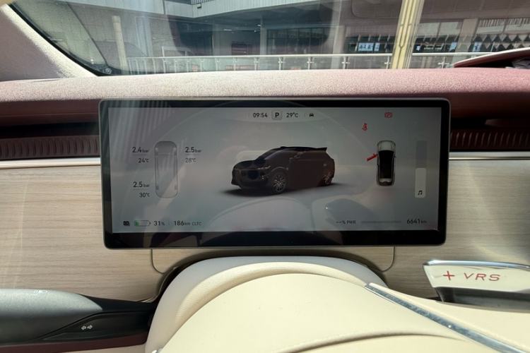 Used VOYAH COURAGE 2025 Model Four-Wheel-Drive Qiankun Edition Interior 11