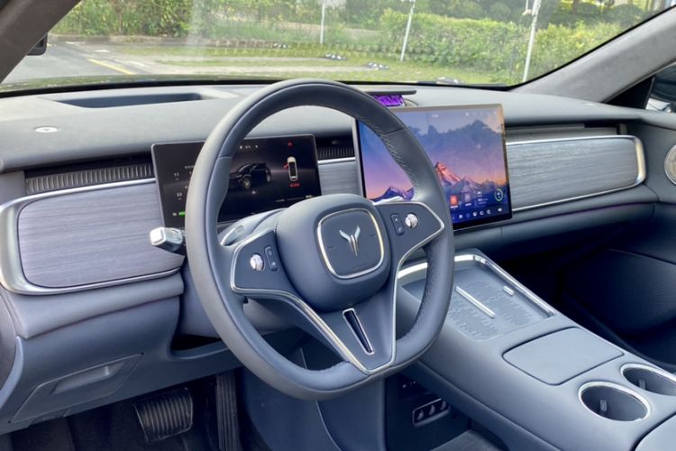 Used VOYAH COURAGE 2025 Model Four-Wheel-Drive Qiankun Edition Interior 2