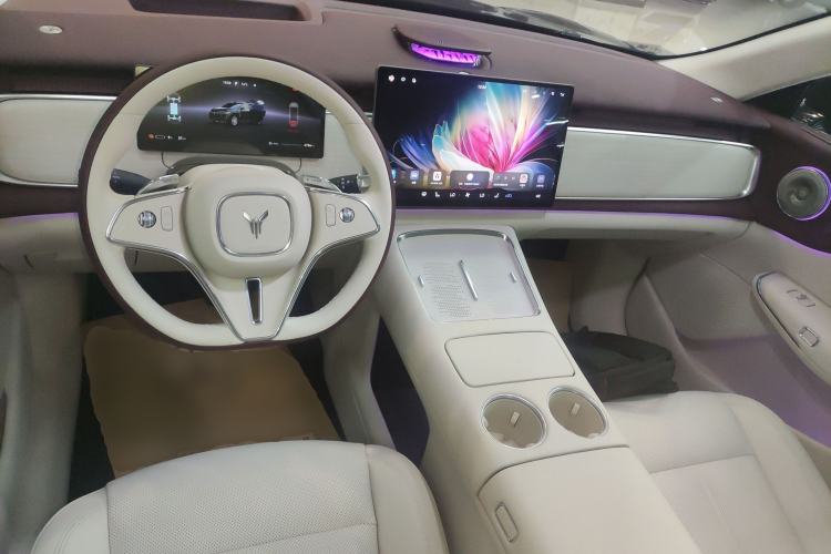 Used VOYAH COURAGE 2025 Model Four-Wheel-Drive Qiankun Edition Interior 2